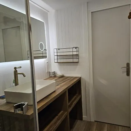 Σαλέ Chalet 200 M De La
